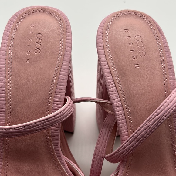 ASOS DESIGN PINK CHUNKY SANDALS, only wore once down my driveway and back - Picture 8 of 8